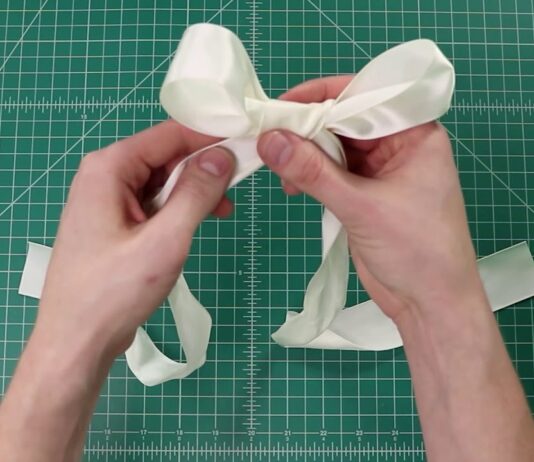 how to tie the perfect bow